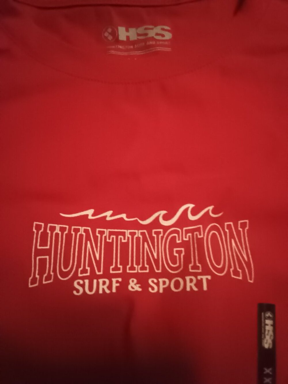 Huntington surf and sport red t shirt/ size xxl / Red and white color